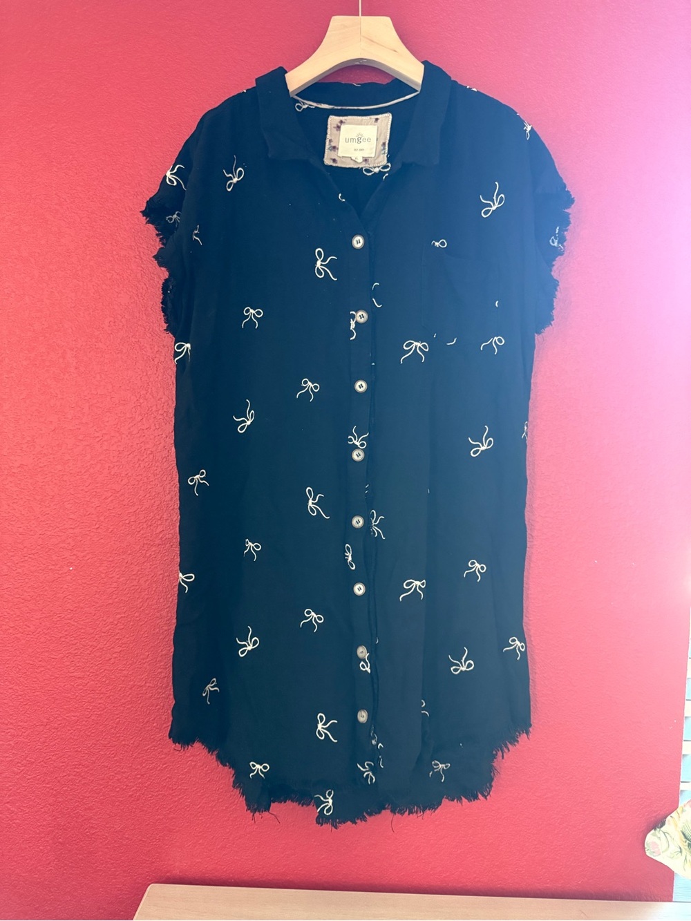 Umgee Black Button-Down Short-Sleeve Shirt Dress with White Bow Embroidery